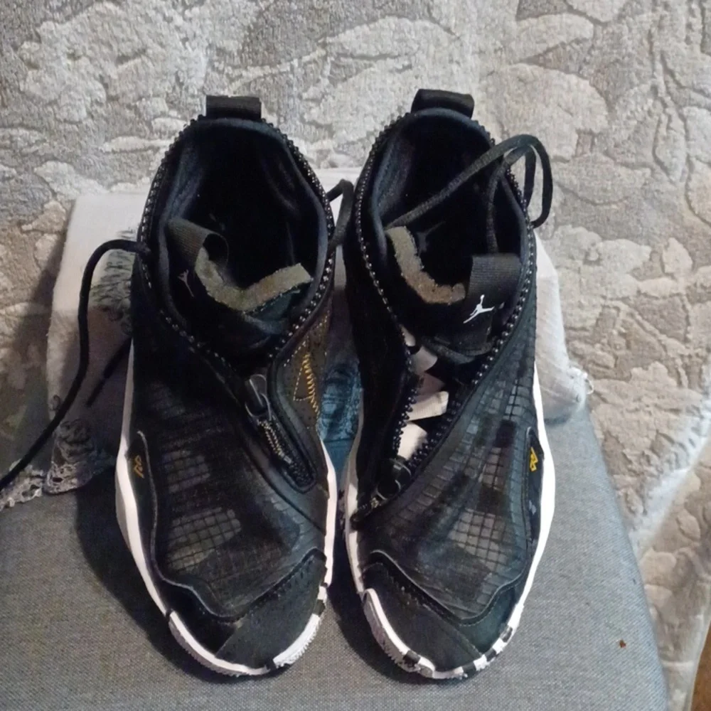 JORDAN Shoes Black and White Athletic Sneakers with Gold Accents - Picture 5 of 9